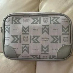 【新品未使用】MAISON KITSUNE ポーチEVA AIRビジネスクラスのサムネイル