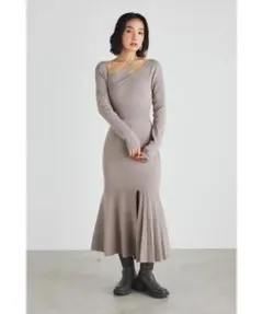 rienda アシンメトリー ニットワンピース　ベージュ