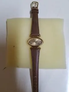 UNIVERSAL GENEVE SWISS製 手巻き腕時計 オーバル 稼働品のサムネイル