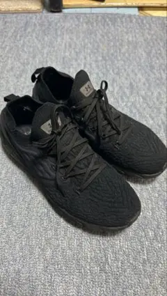 Under Armour ブラック スニーカー