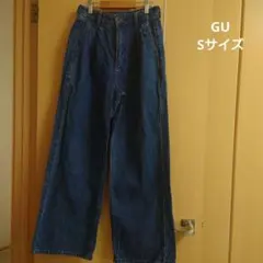 GU のデニムパンツ　タックワイドデニムパンツ　ハイウエストタックワイドパンツ