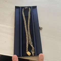 ゴールド チェーンネックレス ロック型ペンダント