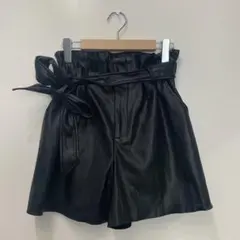 新品タグ付き　ZARA ザラ　フェイクレザー　ウエストゴムショートパンツ　XS