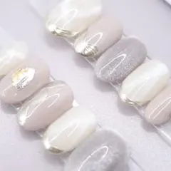 【957】ネイルチップMサイズ 白グレージュ ニュアンス シルバー金箔マグネット