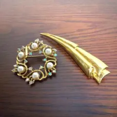 ブローチ(パール、流線形)２点セット