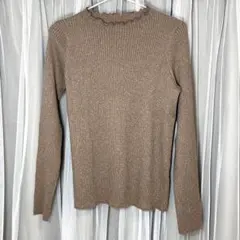 最終価格 UNIQLO キャメル ベージュ ラメ入 リブ フリルネックL