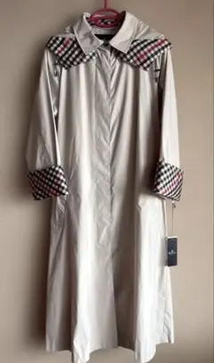 新品タグ付き　Aquascutum ベージュ レインコート　収納袋付き　M〜L