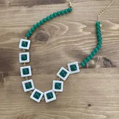 レイビームス　スクエアビーズネックレス　グリーン