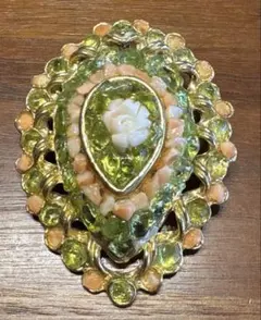 ヴィンテージ風 花モチーフ ブローチ