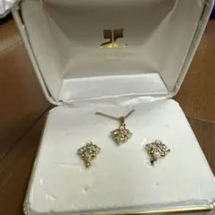 ★ クレージュ ラインストーン ネックレス イヤリング セット