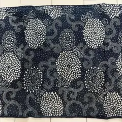 ■H064■古布■木綿■藍染　花唐草　両面柄　型染め　はぎれ■162cm