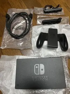 新品未開封　スイッチのドックと付属品