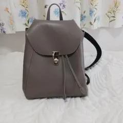 グレージュ 巾着型 リュック　きれいめのサムネイル