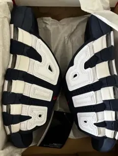 27ネイビー　NIKE エアモアアップテンポ　サンダル