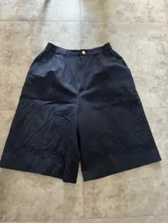 バーバリー　ネイビー ショートパンツ 金色ボタン付き