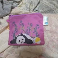 パンダイラストのピンクポーチ