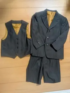 110 男の子　フォーマルスーツ　ベスト付き3点セット