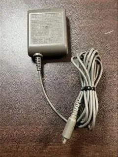 純正品　ニンテンドーDSLite充電器