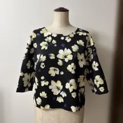 [美品][日本製]PEYTON PLACE ブラウス　花柄　ブラック　リボン