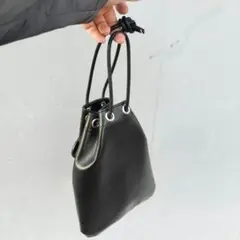完売品】Aeta ダブルフェイス ディア レザー ナップサック S 巾着 黒