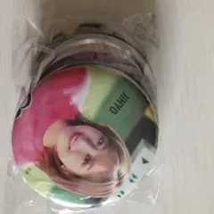 TWICE公式缶バッチ【ジヒョ&サナ】