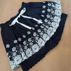 アクシーズファム　ネイビー 花柄刺繍 キュロット