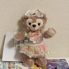 【新品】ディズニー ぬいぐるみバッチ　20周年 カラフルハピネス　シェリーメイ