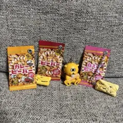 ビーバー お菓子　ガチャガチャ　ダブルチャーム