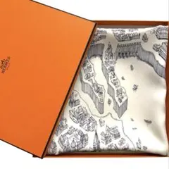 極希少 極美品 エルメス シルクスカーフ カレ90 シテ・カヴァリエール 白 黒