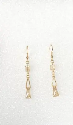 ゴールド 吊り下げ式ピアス　クリスタル