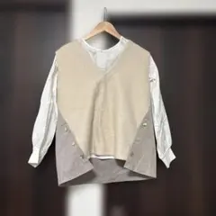 ベージュVネックとホワイト長袖シャツセット