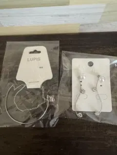 2連ブレスレット　　揺れるピアス　　セット