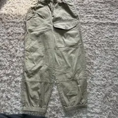 ユニクロ　チノパン　ベージュパンツ　140