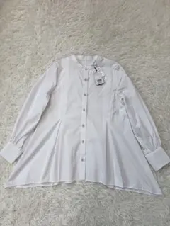 新品　PLST パールボタンペプラムシャツ　長袖　白のサムネイル