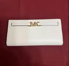 MICHAEL KORS ペブルドレザー 長財布 ホワイト冬の白 おしゃれ上級者