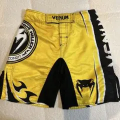 Venum ファイトショーツ イエロー×ブラック　XXS(36)