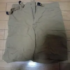 ユニクロ　ナイロンギアショートパンツ