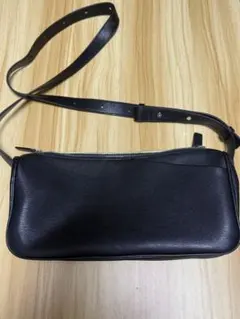 イアパピヨネ ミニスワローマチショルダーバッグ 黒