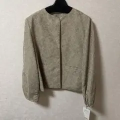 ノーカラージャケット 新品　上品　光沢感あり