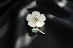 【実物写真・即発送】天然シェル 桜 ブローチ 帝皇石 コサージュ ハンドメイド