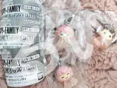 SPY×FAMILY　ガチャガチャ　めじるしアクセサリー　アーニャ　ベッキー