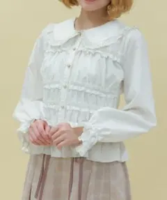 axes femme POETIQUE／シャーリングフリル丸襟ブラウスのサムネイル