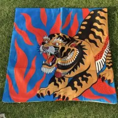 1個【送料無料・匿名便】タイガー虎クッションカバーコーデュロイ？アジアンアステカ