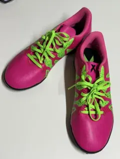 アディダス　サッカートレーニングシューズ