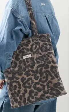 別注Uhr/ウーアFRIENDSHIP LeopardSpangleToteのサムネイル