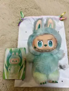 Big into Energy ラブブ みどり