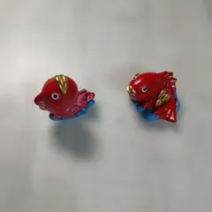 赤と青の魚型置物 2個セット