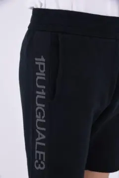 【定価約5万】1piu1uguale3　113 SHORTS サイドロゴのサムネイル