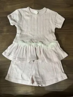 ピンク フリル付き トップスとショートパンツ セット ベビーセットアップ　80