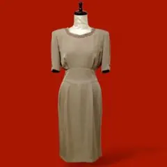 はむすたー 様◎レトロクラシカルワンピース ベージュ ウエストマーク 刺繍